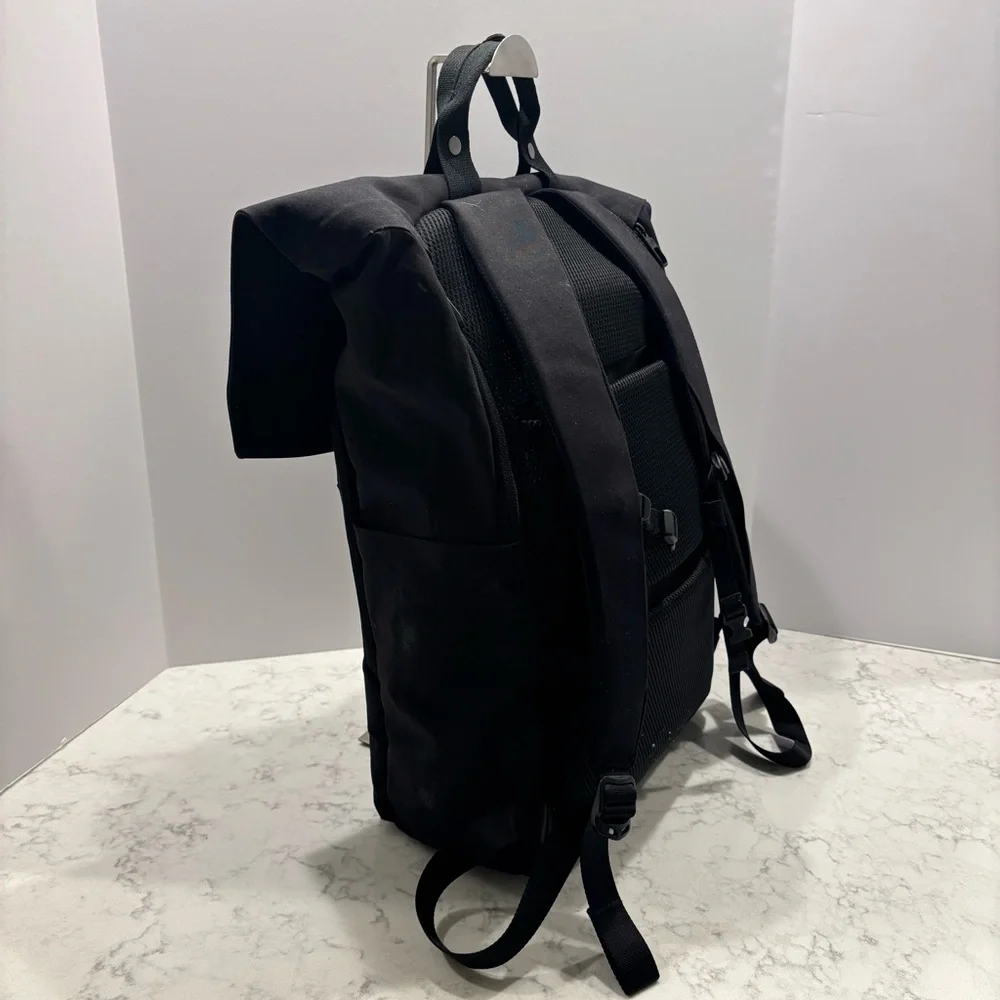 Lululemon Early Embark Backpack *22L in‎ Black